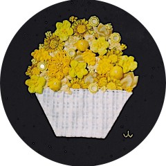 Gelbe-Blumen-im-Korb-Durchmesser-30cm